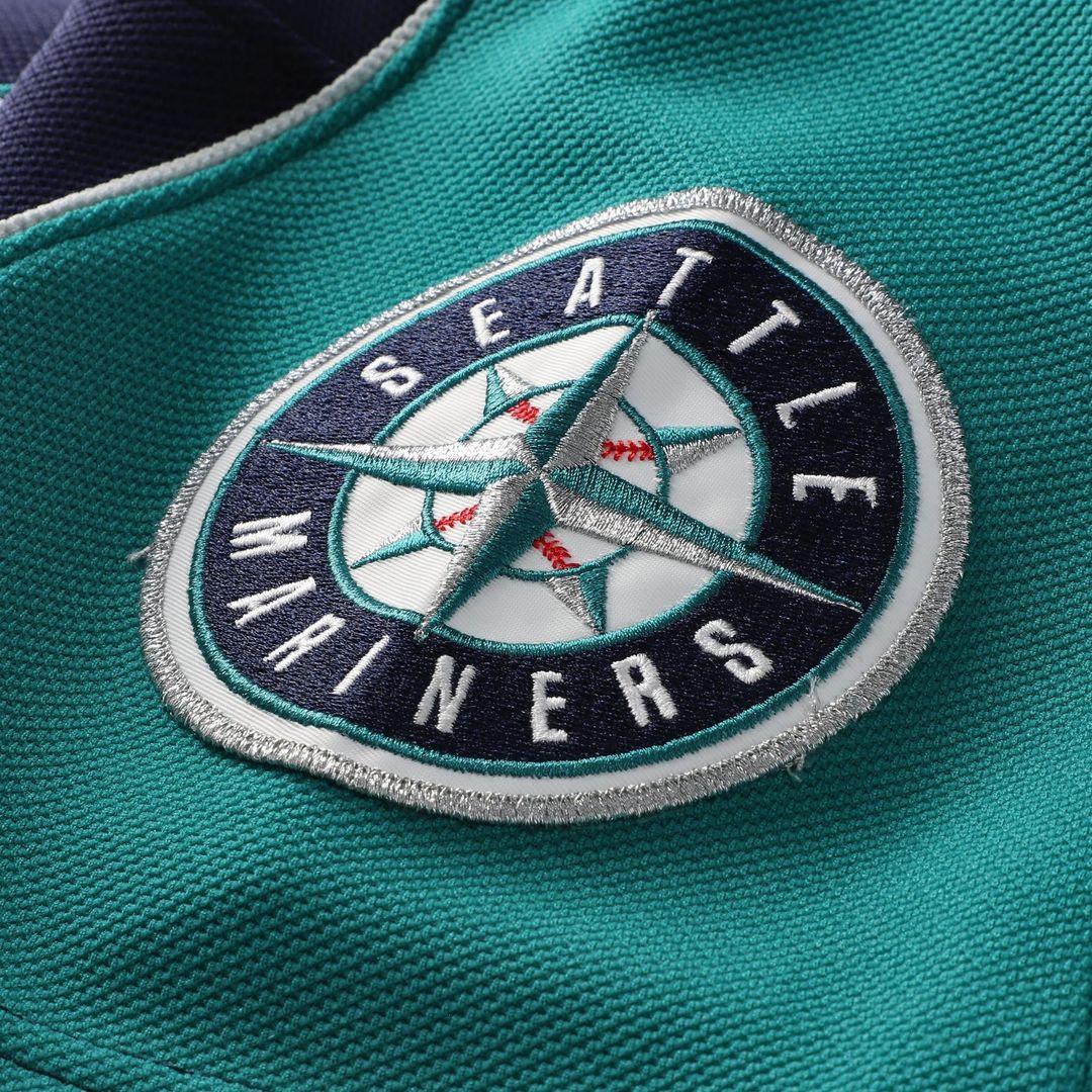 Ichiro Suzuki Seattle Mariners Mitchell & Ness 2006 Cooperstown Mesh Batting Practice Button-Up Jersey - Navy | MLB Fan Gear