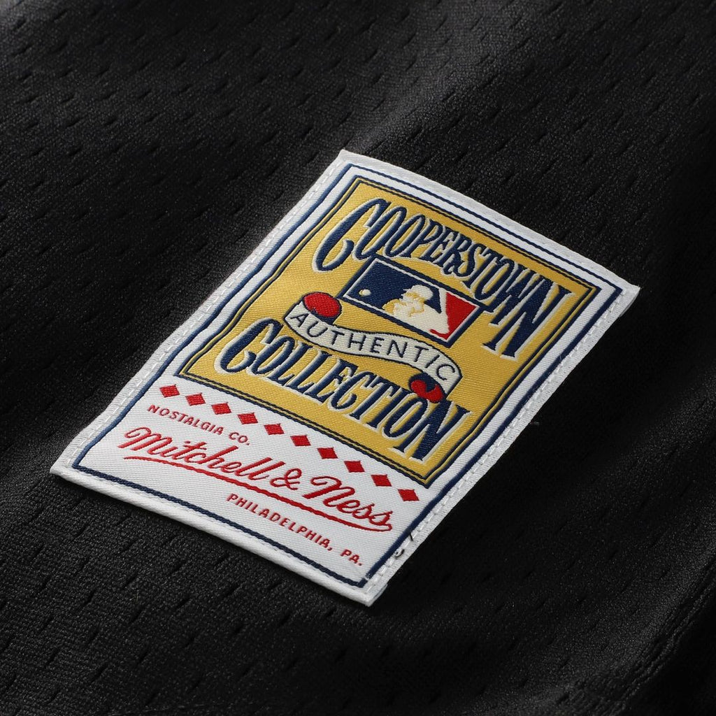 Barry Larkin Cincinnati Reds Mitchell & Ness Cooperstown Collection Mesh Batting Practice Button-Up Jersey - Black | MLB Fan Gear